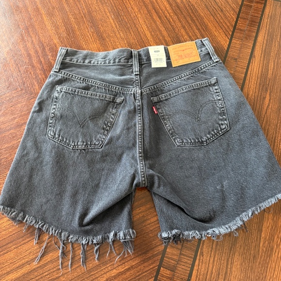 Levi’s Premium 501 High Rise Women’s Distressed Raw Hem Shorts Black 29 - Picture 5 of 8